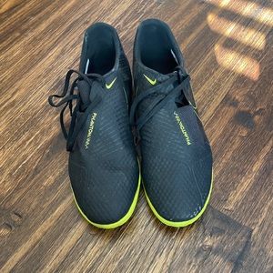 Indoor Mens soccer shoes